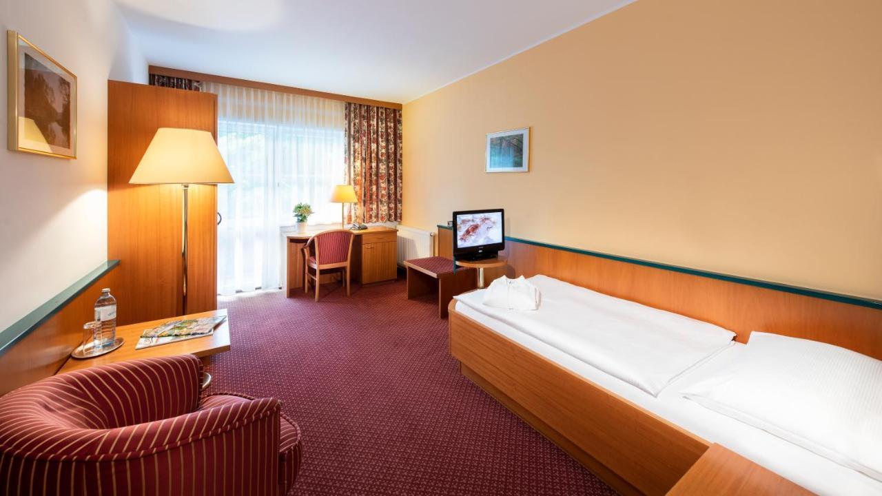 Parkhotel Zur Klause バート・ハル エクステリア 写真