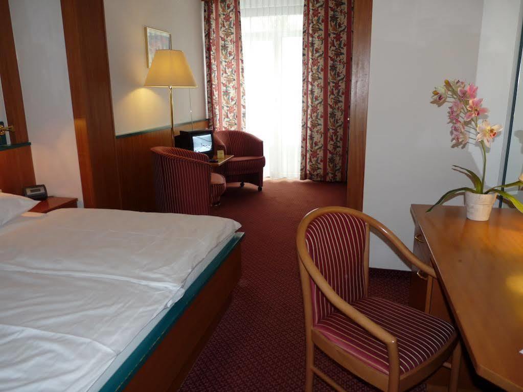 Parkhotel Zur Klause バート・ハル エクステリア 写真